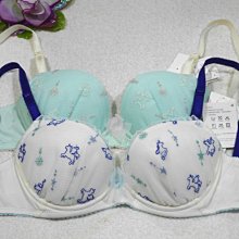【une nana cool】日本品牌~華歌爾公司代理~繡花內衣【UB4228】~75B~米色底藍色繡花,蘋果綠