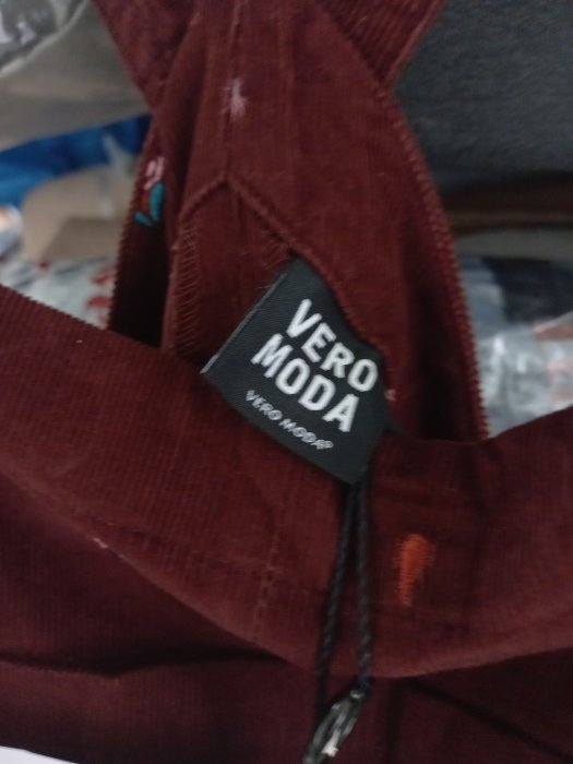 歐美專櫃品牌VERO MODA棗紅色酒紅色立體刺繡吊帶褲