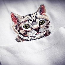 ∵ PRAY FOR FASHION ∴原創玩味動物貓咪刺繡牛津紡修身長袖襯衫