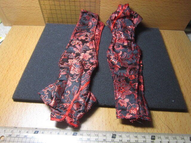 RJ5休閒部門 復古風女偶用1/6紅黑雙色針繡高叉旗袍一件 mini模型