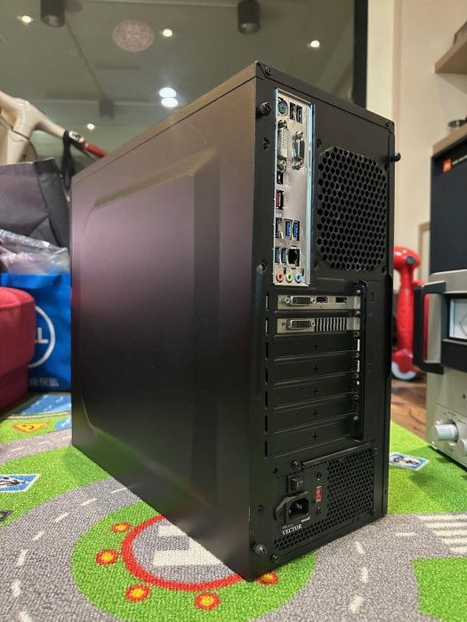 超值電競主機 i5-6400 / 16G / SSD 256G + HDD 1T / R7-260X 2G獨顯