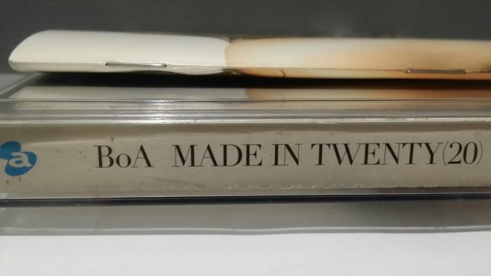 湘芸二手（BoA MADE IN TWENTY (20) 萊恩音悅 寶兒 CD + DVD新+歌詞新 韓國人氣女歌手