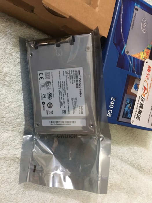 全新未拆封SSD Intel SSD 固態硬碟530 series sata 240GB 240G送裝機工具