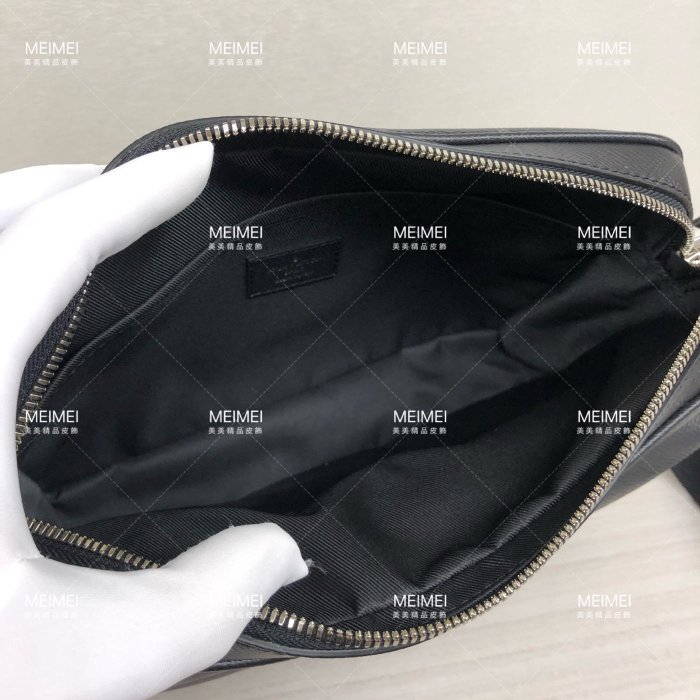 30年老店 預購 LOUIS VUITTON Outdoor 郵差包 斜背包 男款 黑灰 M30233 LV