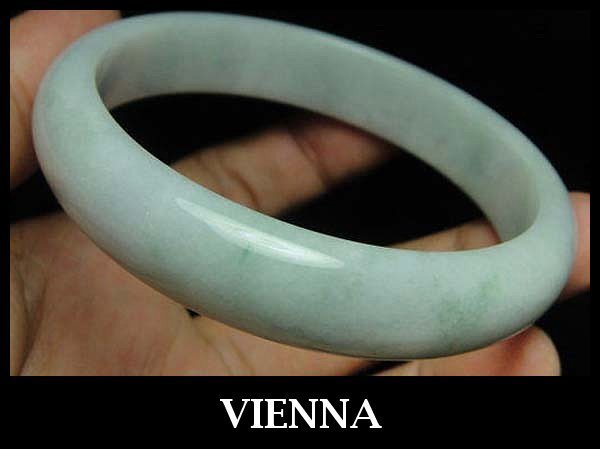 《A貨翡翠》【VIENNA】《手圍19.5/13mm版寬》緬甸玉/冰種特嫩紫羅蘭甜蜜森林/玉鐲/手鐲Q@86