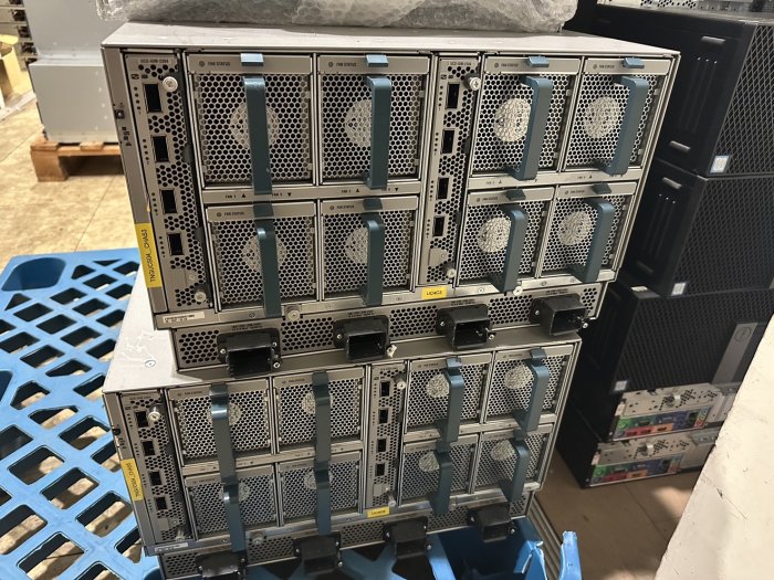 ☆南爵二手電腦☆Cisco UCS 5108 刀鋒伺服器機箱 共有8座