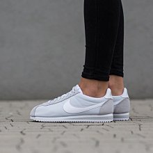 南 現貨  NIKE CORTEZ 尼龍 白色灰色 麂皮 阿甘 女鞋 749864-010 限量