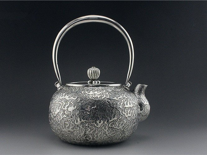 銀壺 茶具純銀手工燒水壺高工雕刻     容量約1200ML   純銀壺一張打口打出一體壺999純銀燒水壺茶壺提