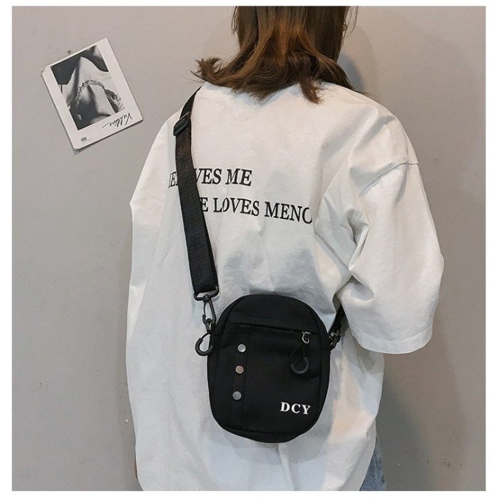 熱銷 韓版 網紅高級感 斜挎帆布小包 鉚釘時尚 斜挎包 百搭 學生 少女 小包包 帆布小包 手機包
