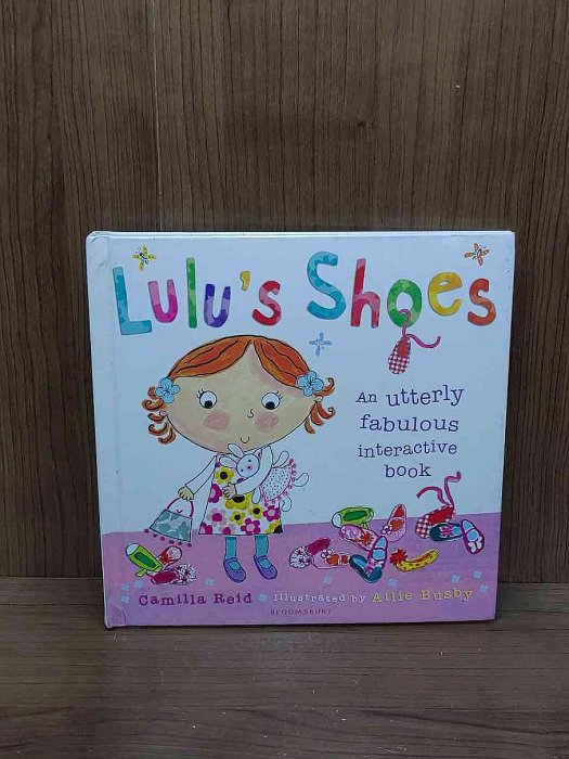【大衛滿360免運】【8成新】Lulus Shoes：露露穿鞋子（外文書）【U1148】