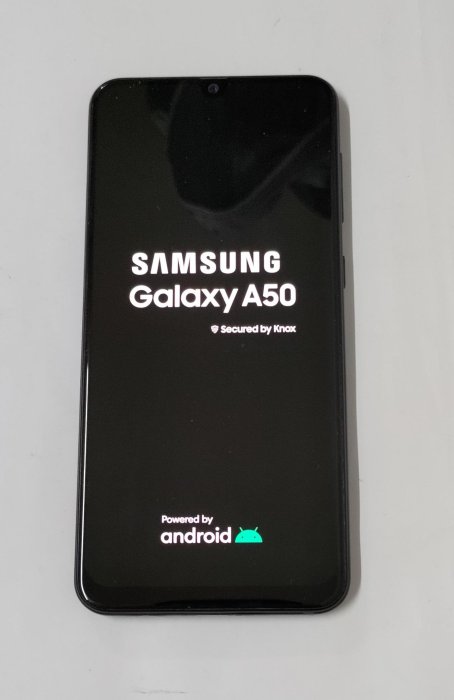 三星Galaxy  A50 6.4吋 20 : 9 全螢幕智慧型手機 6G /128G 大記憶體 Android 11 二手 外觀九成五新 使用功能正常