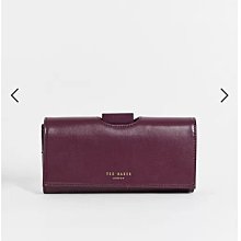 (嫻嫻屋) 英國ASOS Ted Baker Seldaa 優雅時尚紫色真皮對折長夾 現貨