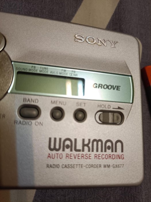 孟芬逸品（隨身聽）現貨日本SONY WALKMAN卡帶立體隨身聽錄音機AM.FM收音機，全套商品如新，所有功能完全正常！