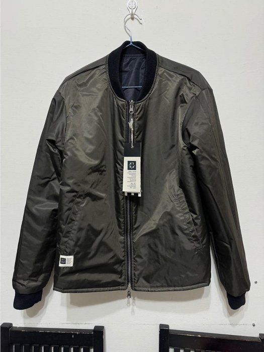 全新 oneteaspoon 總公司代理品牌 lira jacket 外套 飛行外套 雙面穿 黑色/軍綠 尺寸Ｓ 防水面