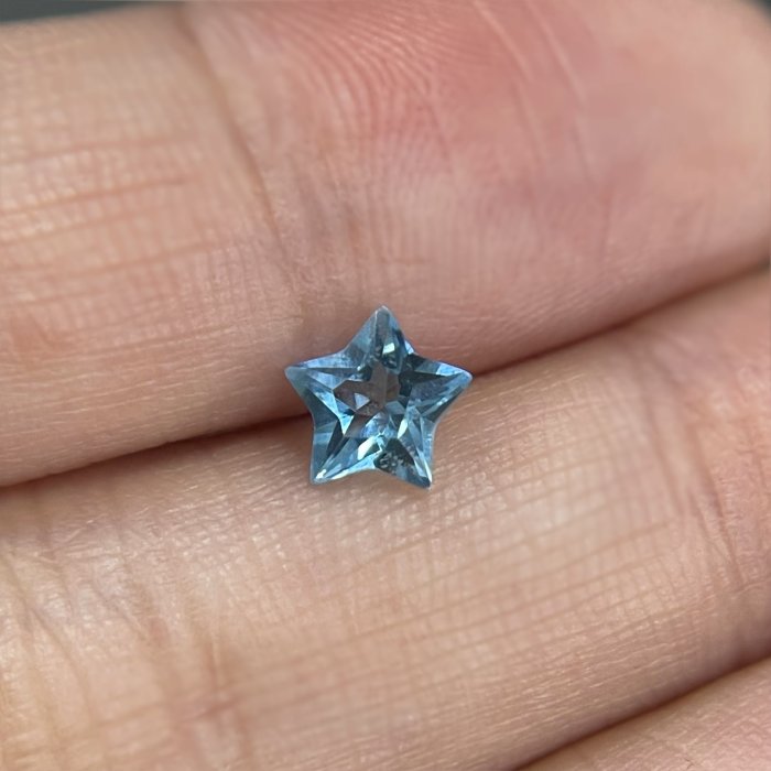 藍色天然拓帕石(Blue Topaz)裸石0.75ct [基隆克拉多色石Y拍]