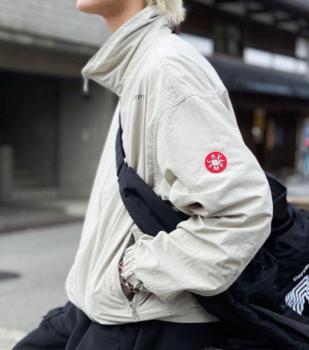 C.E CAV EMPT STAND COLLAR NYLON ZIP JACKET 立領夾克外套。太陽選物