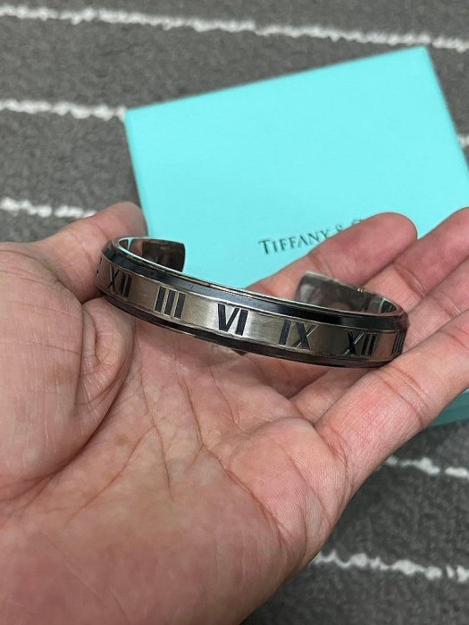 Tiffany&Co Tiffany 925 TI 寬版羅馬數字黑灰鈦開口手環 純銀925手環 手鐲..免運費