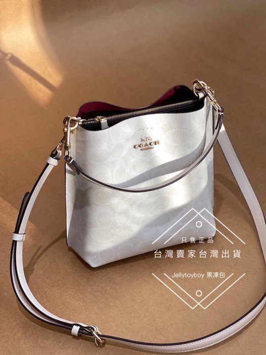 COACH CA582 白色老花小款水桶包 Mollie 22 Bucket Bag 折扣款 全新正品 平價版LV水桶包