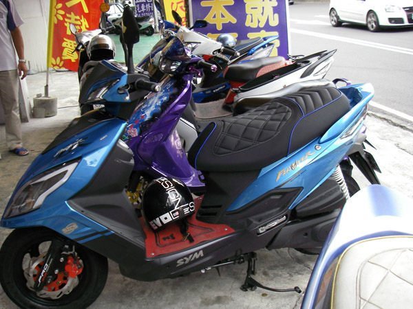 台中祥鑫機車座墊→機車坐墊改裝防水毛毛蟲 勁戰,FIGHTER,JET POWER,G5,RS,JR,GR等機車椅墊