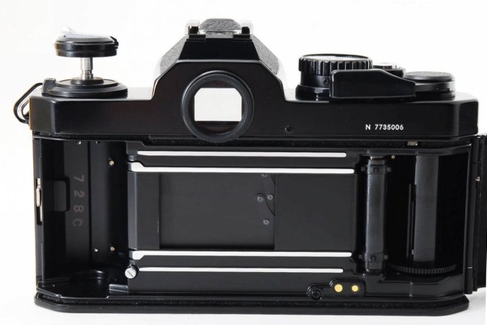 【光 * 影 * 攝】Nikon 經典底片相機 FM2 黑機 全新未使用品釋出