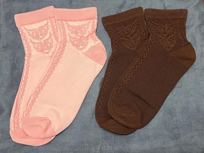 葉珈伶 設計師 CHARINYEH 經典獅頭短襪 粉色 咖啡色 一組賣