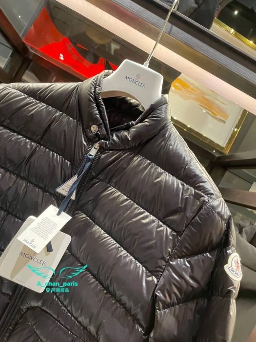 ～阿醬精品～現貨在台🇹🇼🌈MONCLER🌈 羽皇爆款薄絨立領口袋羽絨外套 男款