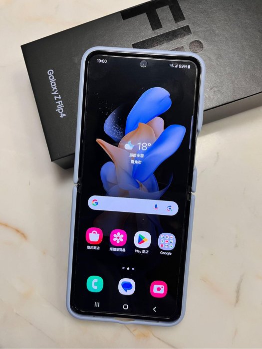 二手95成新SAMSUNG Galaxy Z Flip4 8G/128G 折疊會關機/其他功能正常/下單前請確認是否售出