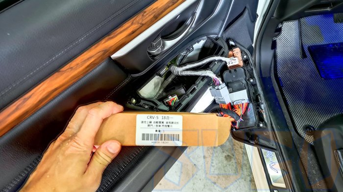 SUGO汽車精品 本田 HONDA CRV 5/5.5代 升級版十八合一 速控上鎖+自動關窗+後視鏡收折