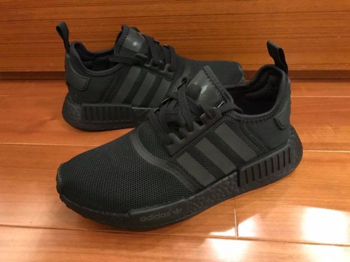 Adidas nmd clearance r1 noire