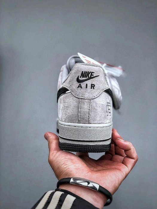 NIke AF1 Air Force 1 07 Low 麂皮灰黑 衛冕冠軍 小勾滿天