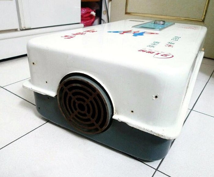 限深坑自取 台灣製造 紅葉牌恆溫自動偵測安全10公升熱水器 桶裝瓦斯熱水器 RF式屋外型燃氣熱水器 10L熱水器