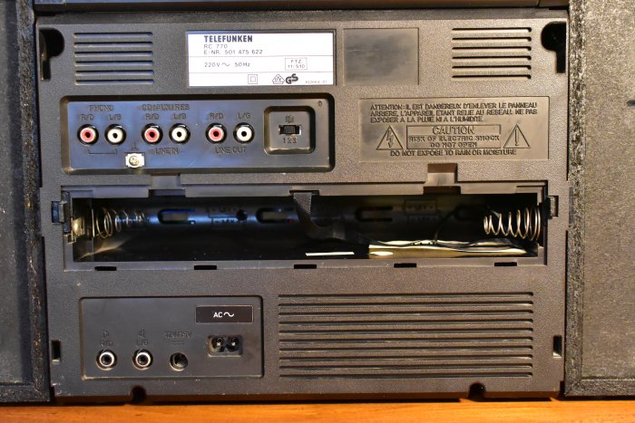 古董收音機 手提音響 組合音響 律風根 TELEFUNKEN RC770 Sony，Panasonic 飛利浦參考