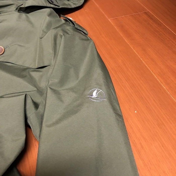 （Size L) Traveler Goretex 防水防風軍綠色超帥長版外套(h櫃右）