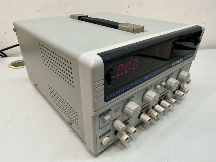 GW INSTEK GPS 4303 4 CHANNEL DC LINEAR POWER SUPPLY  420W直流電源供應器（示波器）