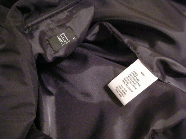 全新香港製正黑色大童 NET KIDS 10 [ 大人版女款 S 適穿 ] 細滑材質英倫風 FIT 中長版輕柔風衣外套