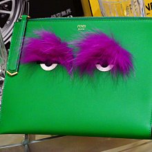 Fendi 8M0363 Mini Bug Pouch 摩摩 手拿包 綠配紫眼 現貨