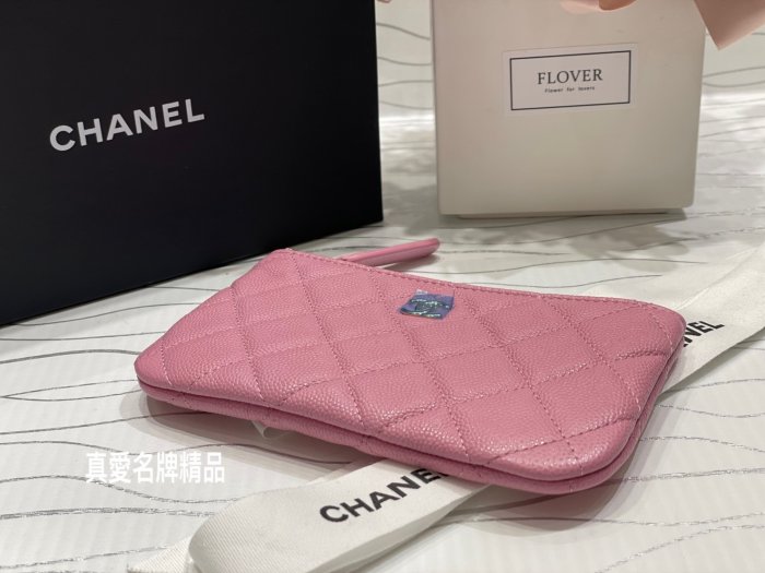 《真愛名牌精品》CHANEL A82365  櫻花粉荔枝皮 金C 一字拉 零錢包 *全新品*代購'