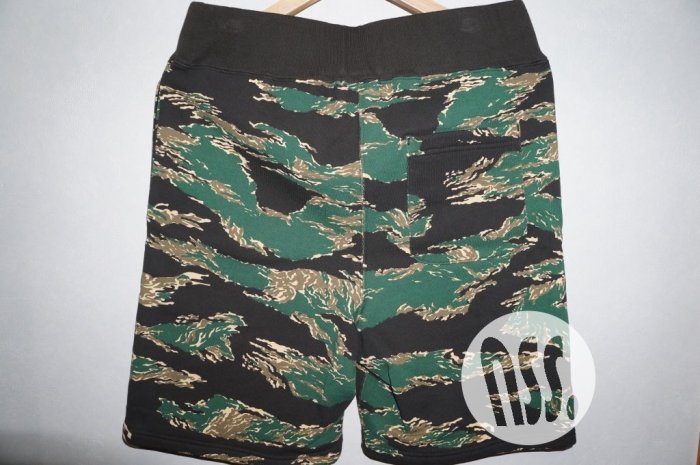 特價「NSS』A BATHING APE BAPE TIGER CAMO SWEAT SHORTS 迷彩 短褲 棉褲 M