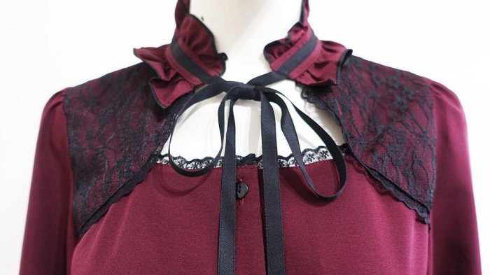 日本品牌【majoretty】深紅色 蘿莉風 領口綁帶 美衣~直購價299~🌵三月一蝦