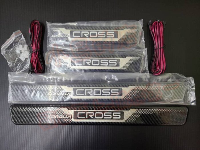 【小鳥的店】2021-24 Corolla Cross【LED 迎賓踏板】卡夢碳纖 門檻條 防刮護板 防滑條 藍光 改裝