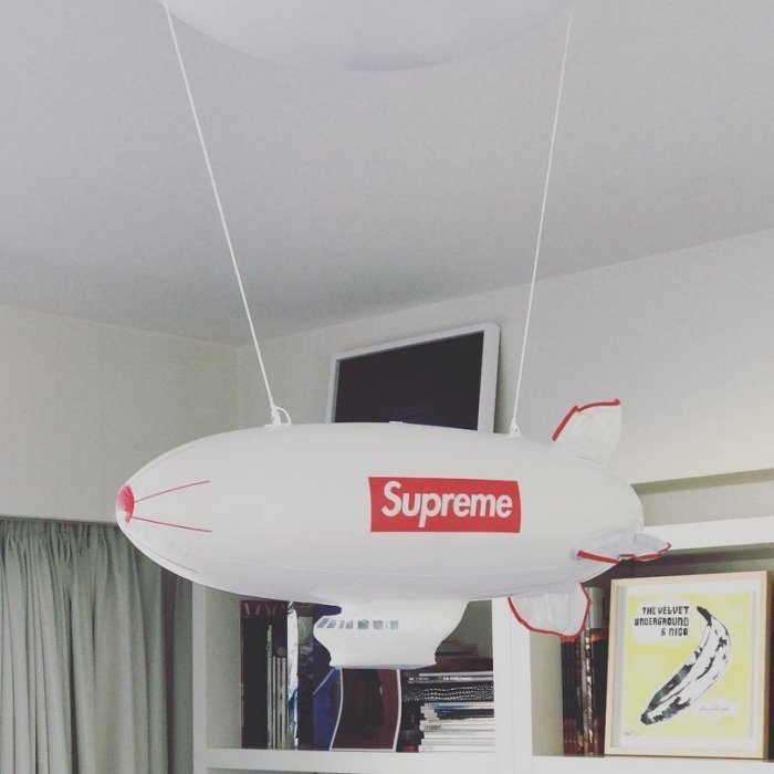 QUEST】現貨SUPREME INFLATABLE BLIMP 充氣氣球飛機裝飾品飛船BOX LOGO