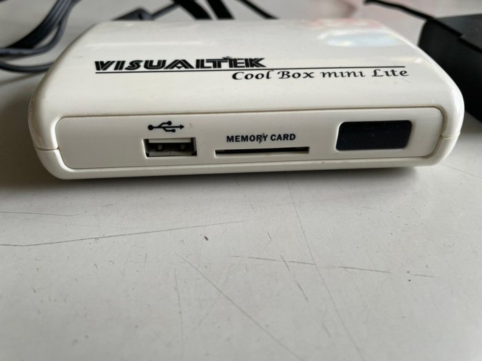 「環大回收」♻二手 電器 早期 未測試【VISUALTEK 酷樂盒 VM-1201 LITE RMVB 播放器】中古