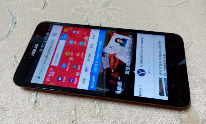 ASUS ZenFone 2 ZE551ML智慧型手機