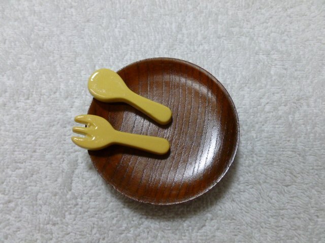 *姑姑熊*~日本帶回~居家餐具~陶瓷~叉子湯匙造型筷架~黃色~出清特賣。優惠。