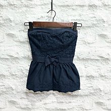 Maple麋鹿小舖 Hollister Co ＊ HCO  深藍色電繡花花平口上衣＊ ( 現貨XS號 )