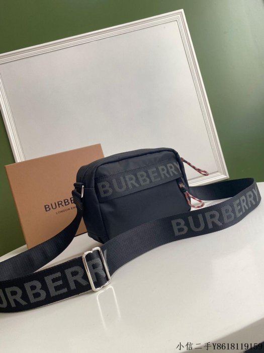 二手 Burberry巴寶莉男女通用輕盈飛行員尼龍斜背包