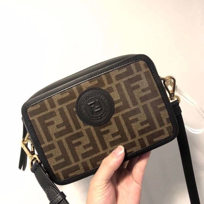 ［4real］Fendi FF相機包