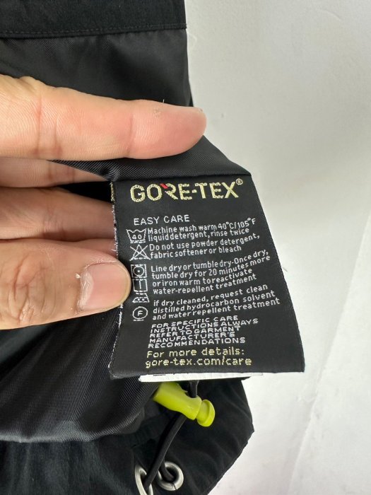 FOX FRIEND GORE-TEX 黑色 防水 連帽 外套 B304006 Y