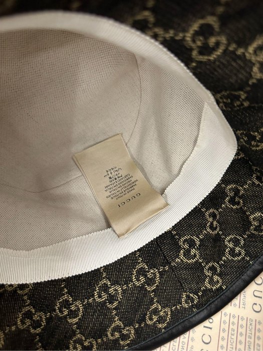 Gucci 丹寧 材質、真品 黑色 超美 時尚 百搭 漁夫帽 牛仔帽  收藏品99 新  付：盒子 現貨親拍