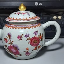 清代  乾隆年製外銷 粉彩壺
